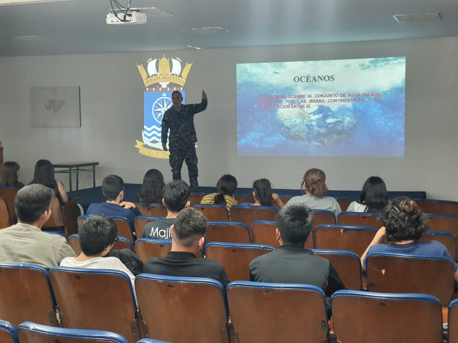 Charla Director