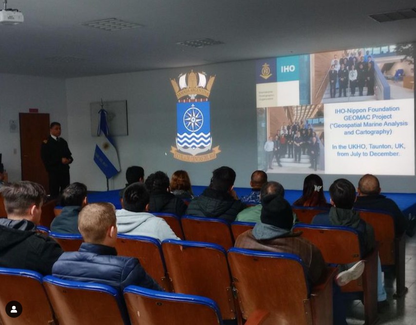 Presentacion ante alumnos de la licenciatura